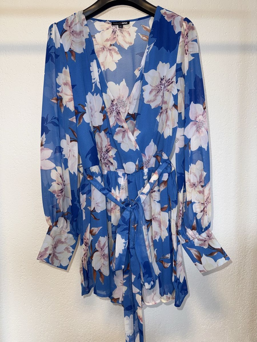 Tute: FASHIONNOVA ROMPER JUMPSUIT GRÖSSE M – Nuovo (secondo la descrizione) da Rorschacherberg venduto da drdupor 5