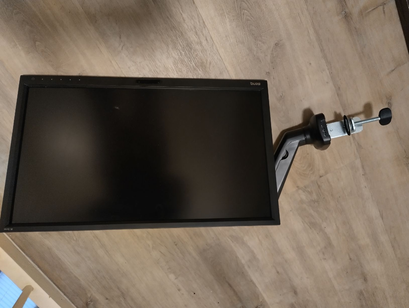 BenQ Monitor: 24" Monitor mit Tischarm – Usato da Dättwil AG venduto da Kleinaberfein