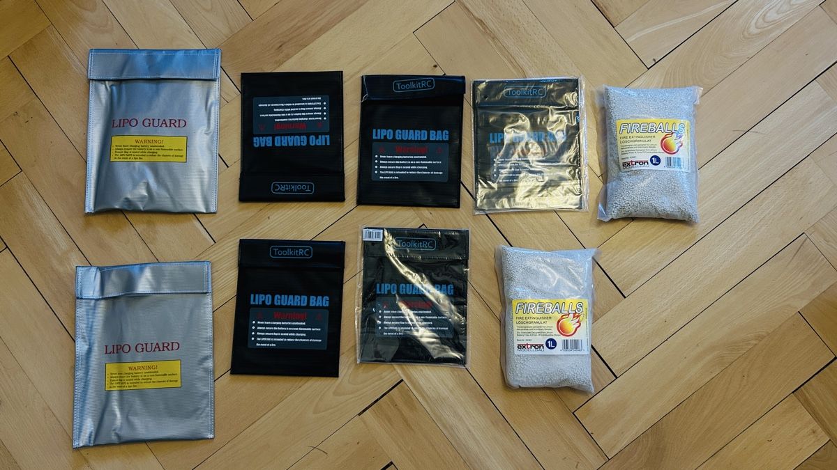 Modellismo RC: Lipo Safe Liposafe Bags mit Fireballs – Nuovo (secondo la descrizione) da St.Gallen venduto da holyhobby