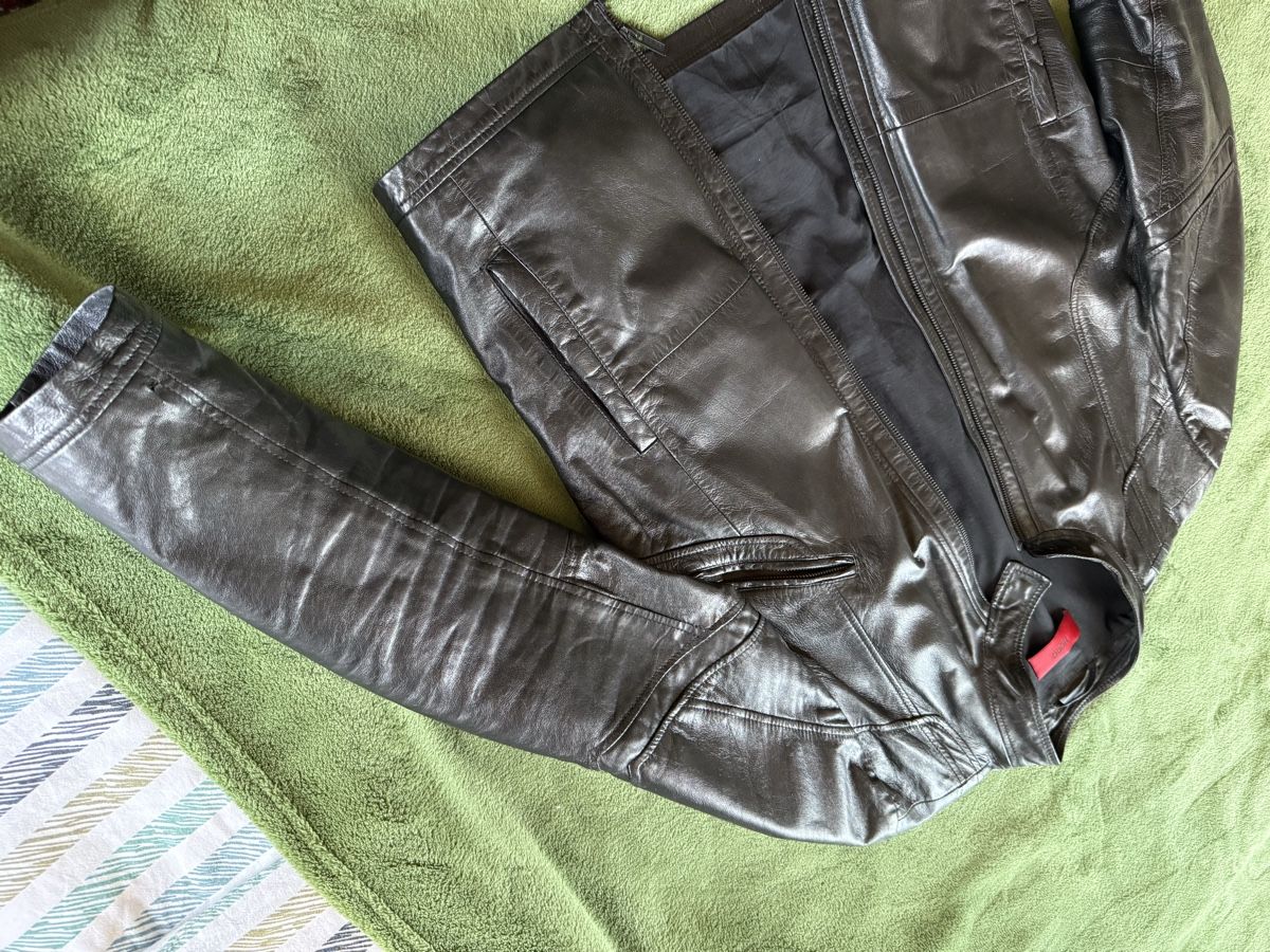 Hugo Boss Vestes: Leder jacke hugo boss L – D'occasion à Diepoldsau par rra_cy9l 2