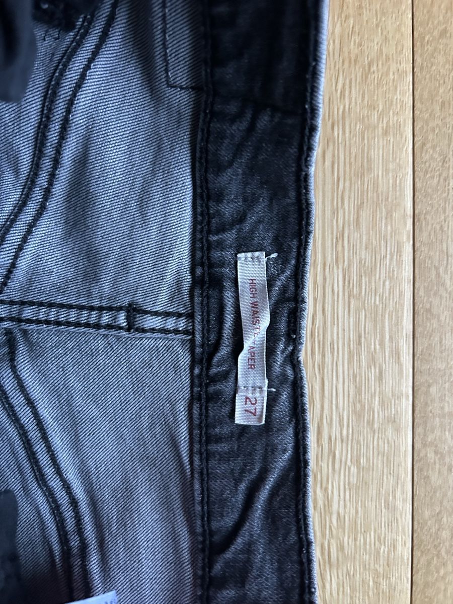 Levi's Jeans: Levi's Jeans, High Waist Taper, Gr. 27 – Usato da Basel venduto da Carla29 1