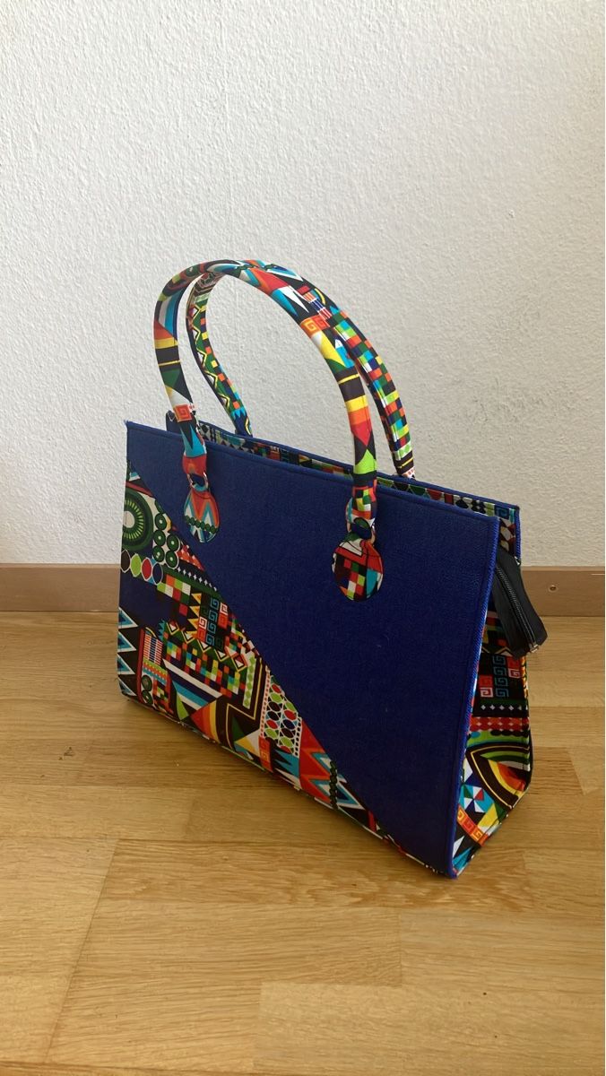 Borse da donna: Einzigartige Handtasche mit farbigem Muster – Nuovo (secondo la descrizione) da Petit-Lancy venduto da RicardoGrunderShop