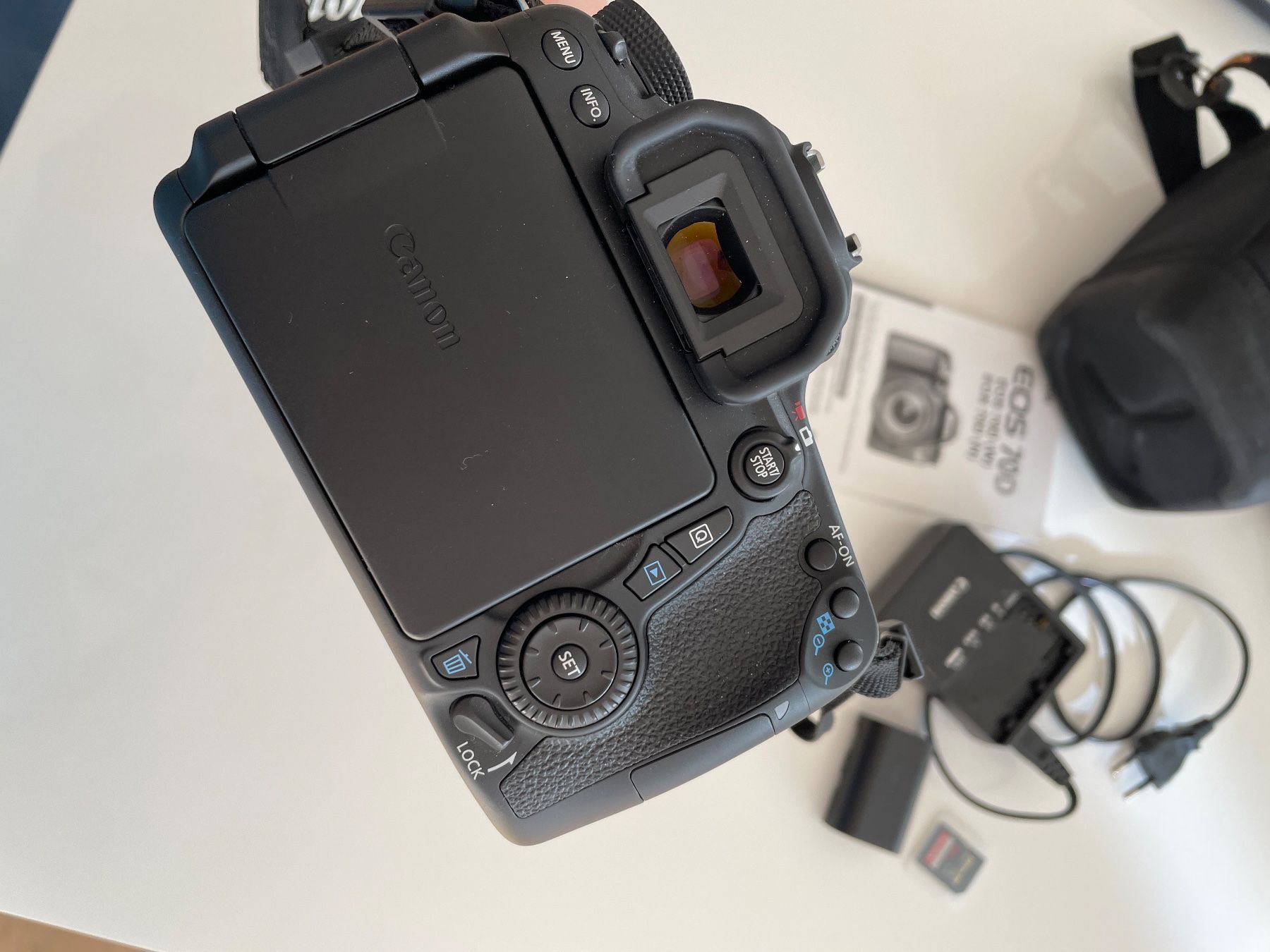 Canon Fotocamera: Canon EOS 70D Kamera – Nuovo (secondo la descrizione) da Winterthur venduto da 19.19 4