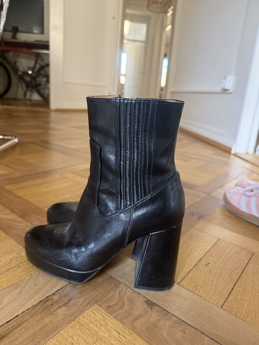 Sezane Damenschuhe: Sezane ankle boots 37 – Gebraucht aus Genève von tan_f6mm