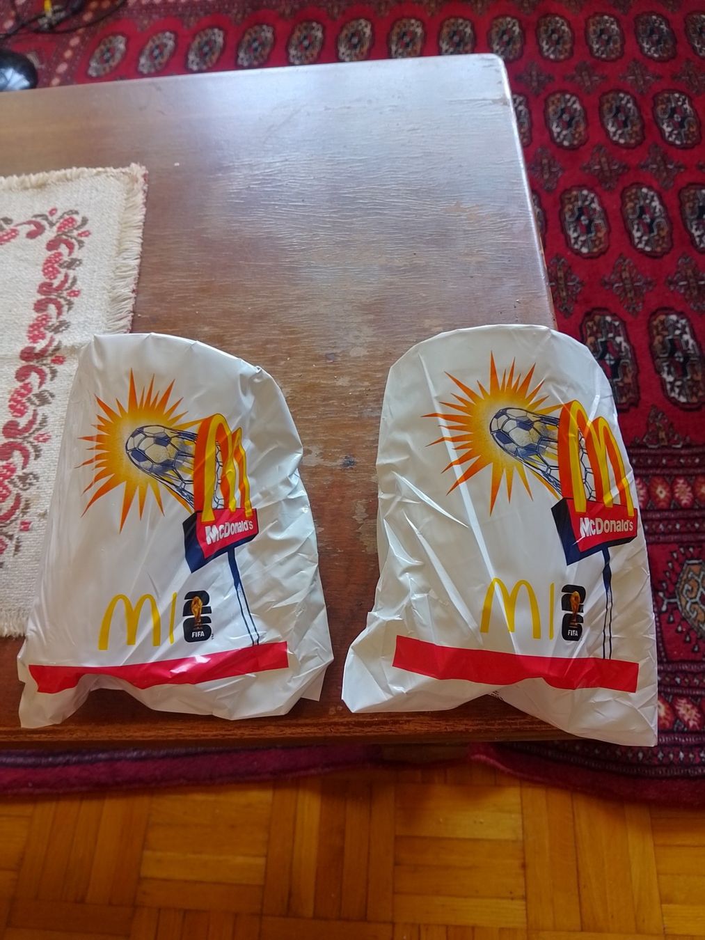 Mc Donald's Bicchieri: 2 gobelets Mac Donald 2026 – Nuovo e nell'imballaggio originale da yverdon-les-bains venduto da polochristophe