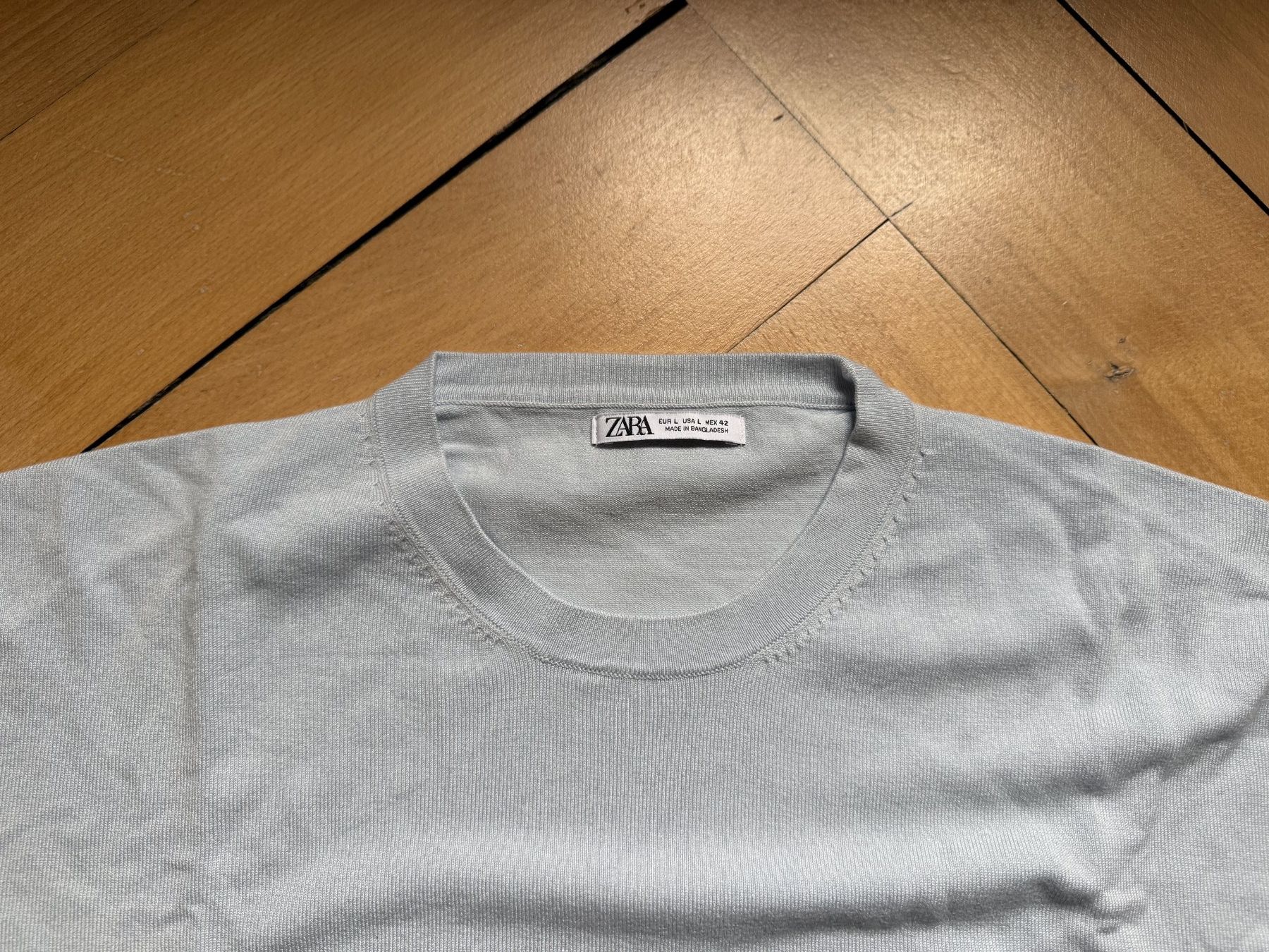 Zara T-shirt: ZARA - Feinstrick T-Shirt hellblau L – Usato da Zürich venduto da Diazaio 1