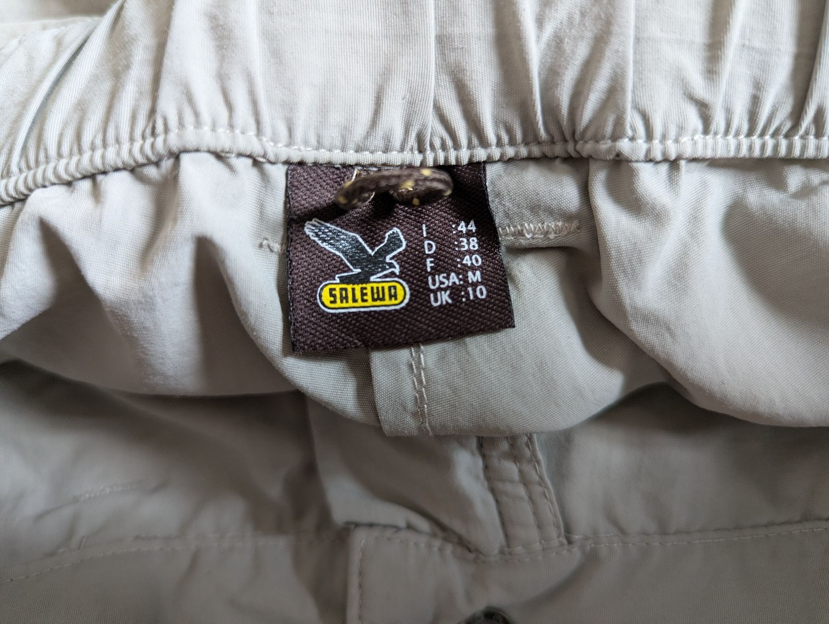 Salewa Pantaloni: short salewa M – Usato da Montreux venduto da dem_gyt9 3