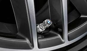 BMW Tutti pezzi di ricambio auto: 4 Stück Metall-Einbau-Radventilkappen Autoemblem, silber – Nuovo e nell'imballaggio originale da St. Margrethen SG venduto da pro_7r6q 1