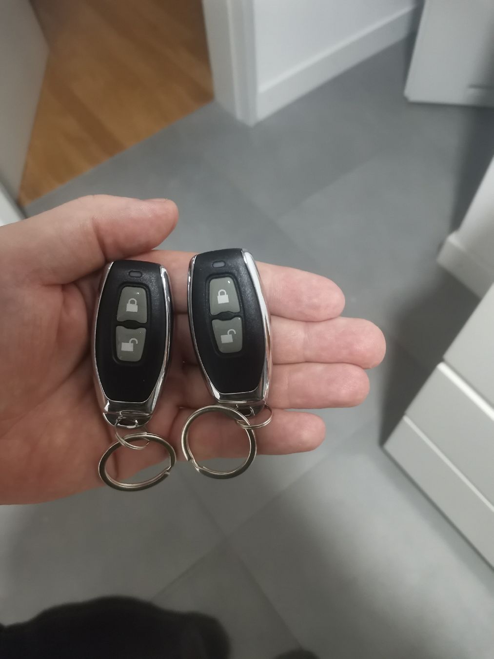 Fernbedienungen: Keyless Entry Auto Funkfernbedienung Universal – Neu und originalverpackt aus Winterthur von Deins_8j77 1