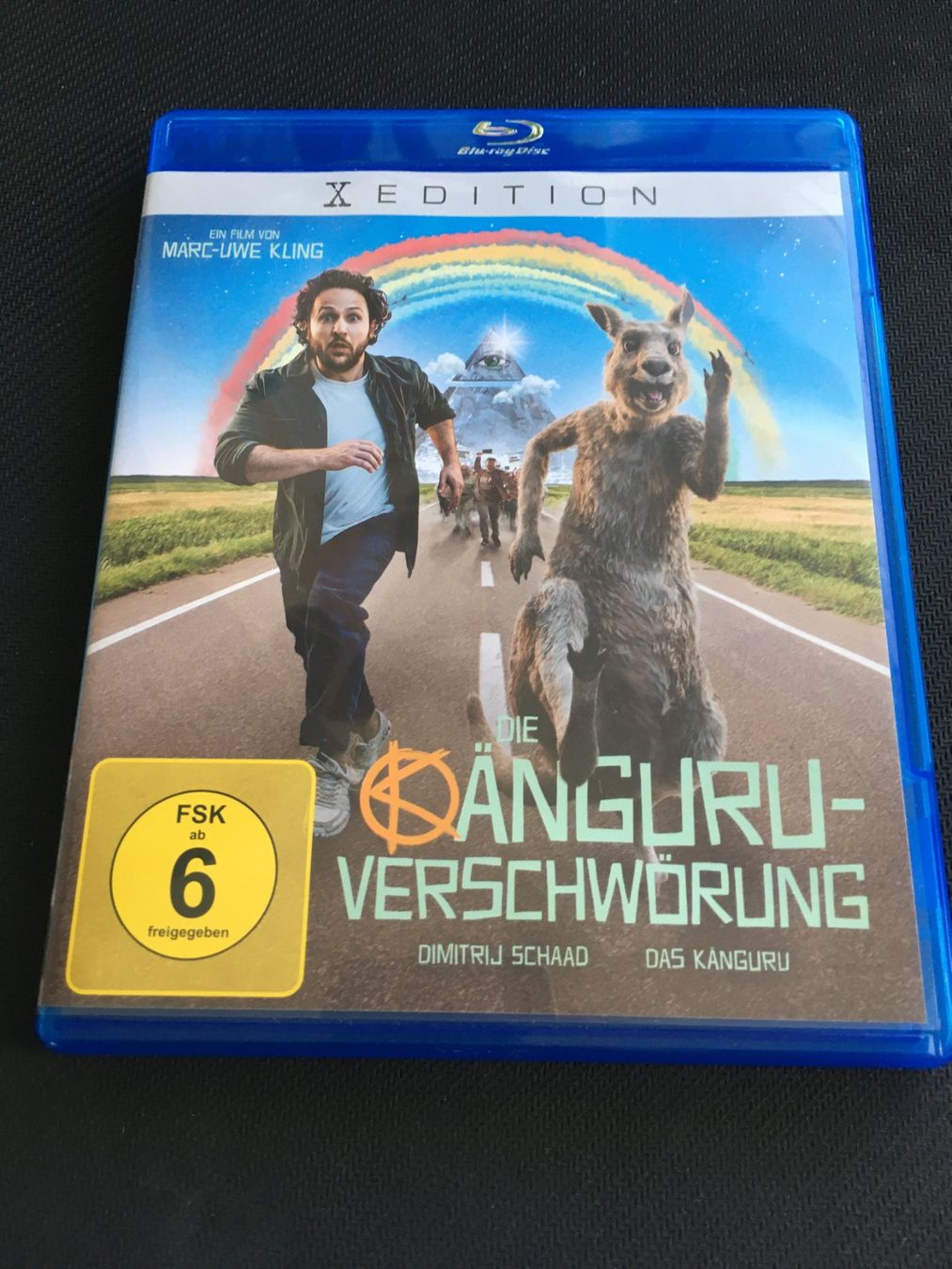 Tutti i DVDs: Die Känguru-Verschwörung [Blu-ray] – Usato da St.Gallen venduto da MedienJoe