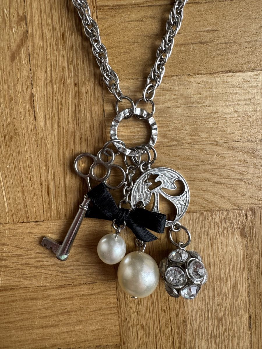 Catenine: Halskette mit Anhänger, Modeschmuck – Usato da St. Gallen venduto da kara_24 1