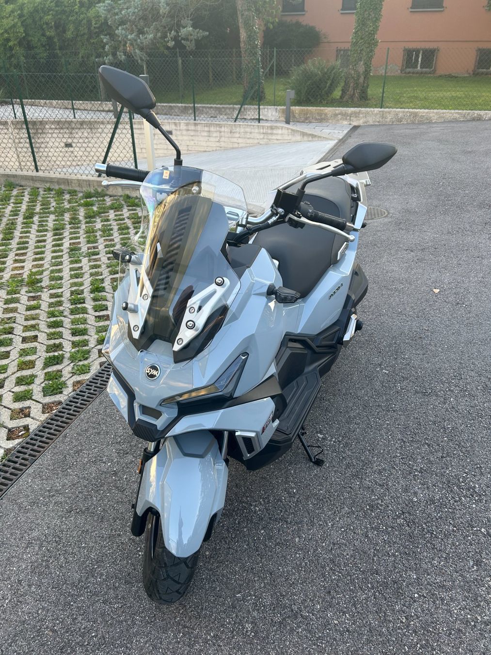 Sym Scooter: Scooter Roller SYM ADX 125 E5+ – Nuovo (secondo la descrizione) da Genestrerio venduto da Zio-Dim 3