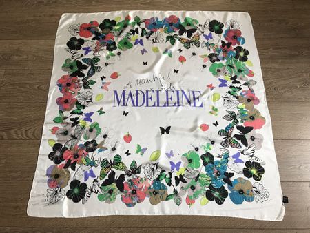 Madeleine grand foulard en soie 