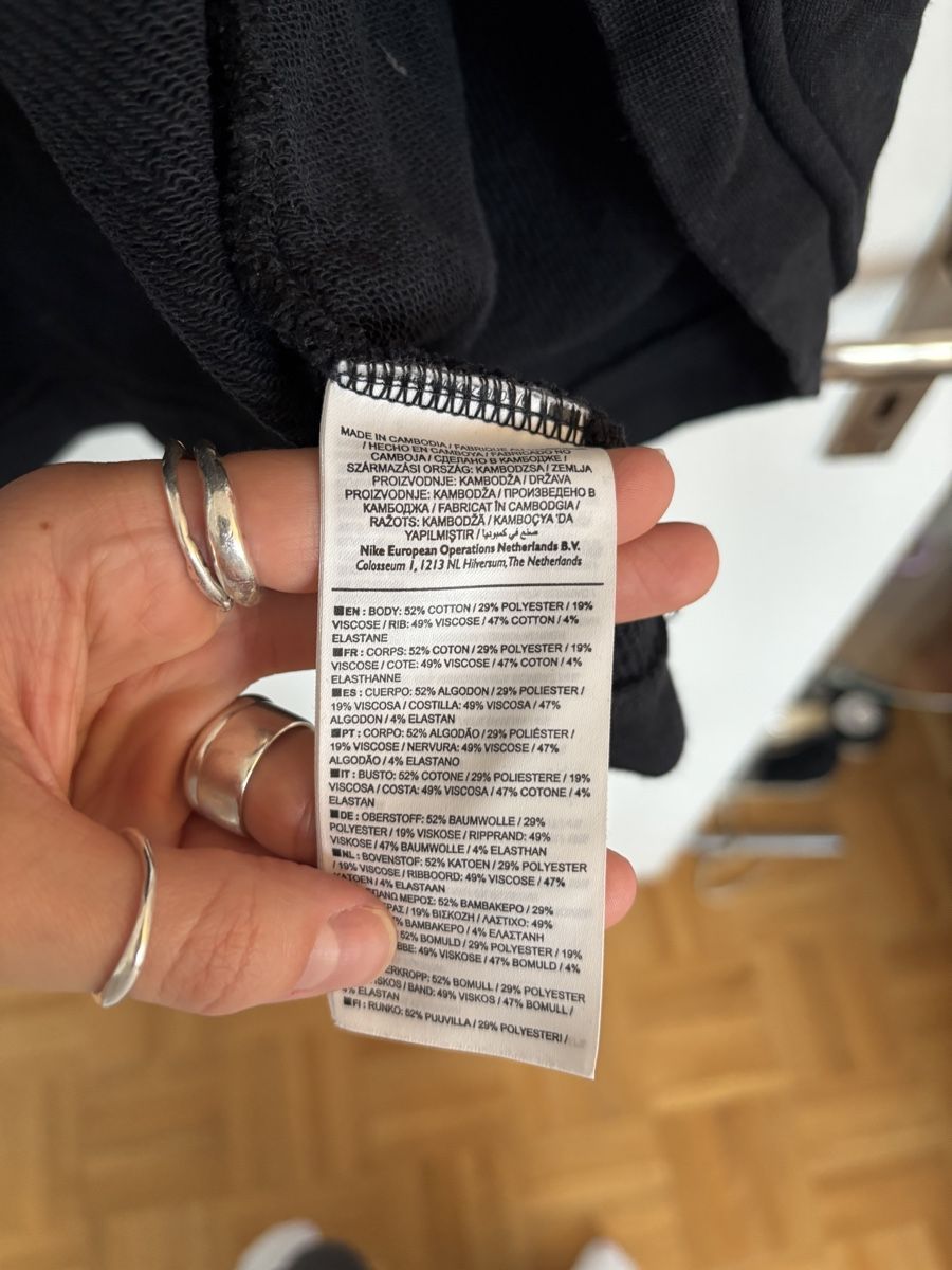 Nike Completi & Tailleur: Nike Hoodie – Usato da Zürich venduto da olgiolgi 3