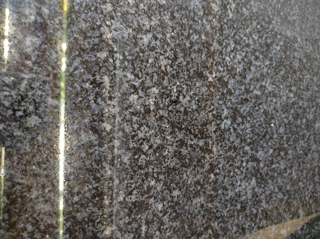 Bodenbeläge: Granit-Arbeitsplatte "Nero Impala" gebraucht – Gebraucht aus Buttwil von Mafu71