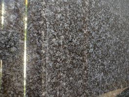 Granit-Arbeitsplatte "Nero Impala" gebraucht