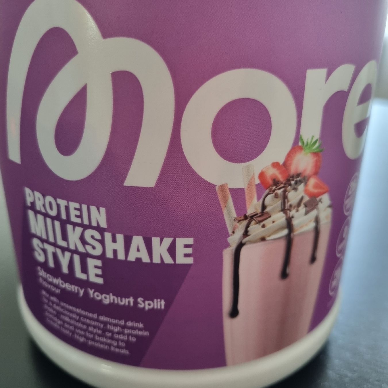 More Nutrition Cibi & Specialità: More Protein Milkshake Style, Strawberry Yoghurt Split – Nuovo e nell'imballaggio originale da Bülach venduto da JadeW.86 1