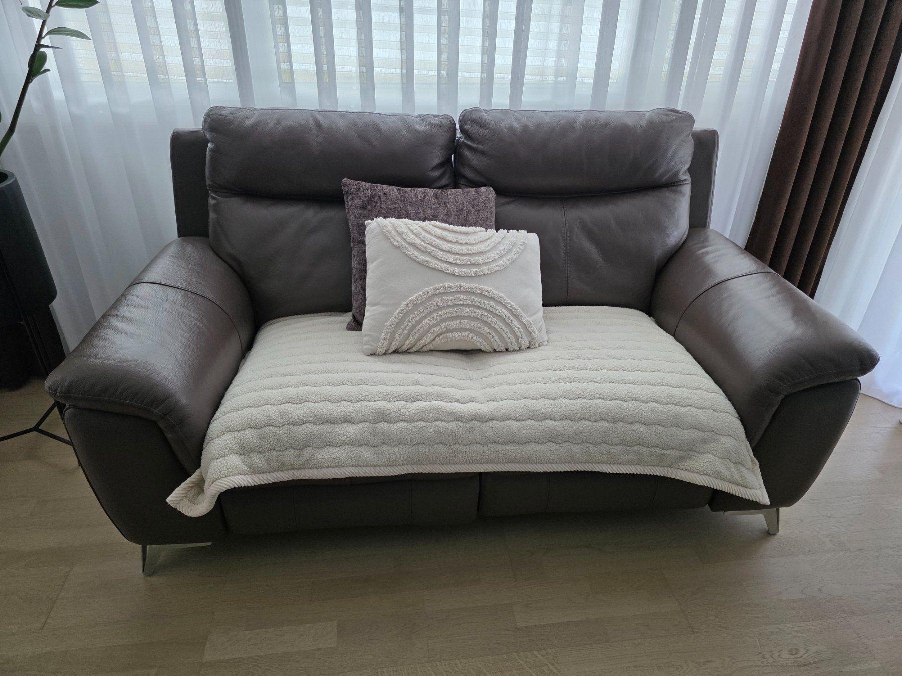 Sofas: Echtleder Sofa – Gebraucht aus Oberentfelden von qiqka