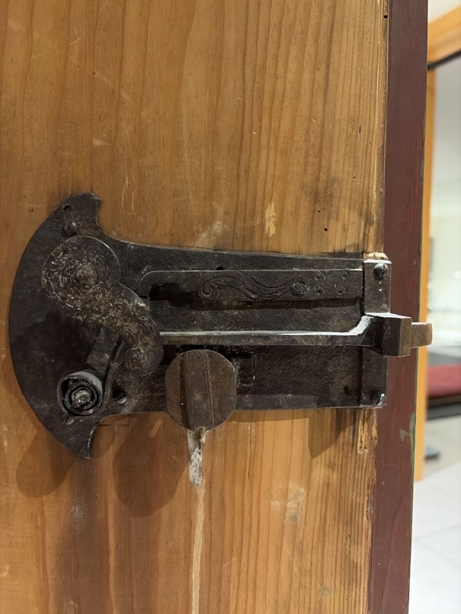 Armadi: Antiker Schrank, Bauernschrank – Usato da Wilen (Sarnen) venduto da EMI-62 3