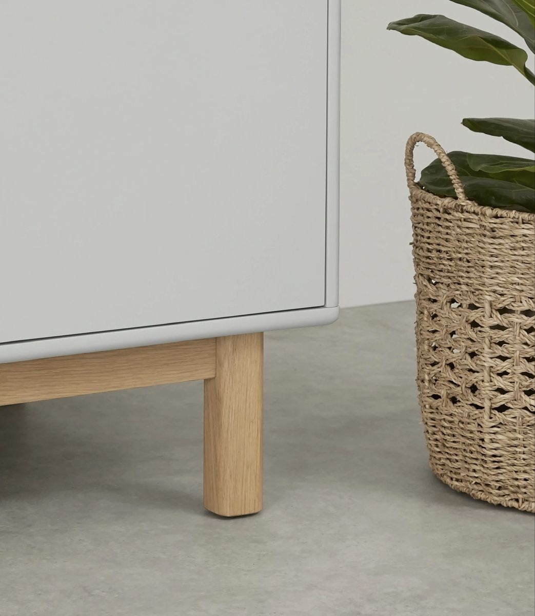 Armadi: Modern White 3-Door Wardrobe – Usato da Baden venduto da emi_55vx 3