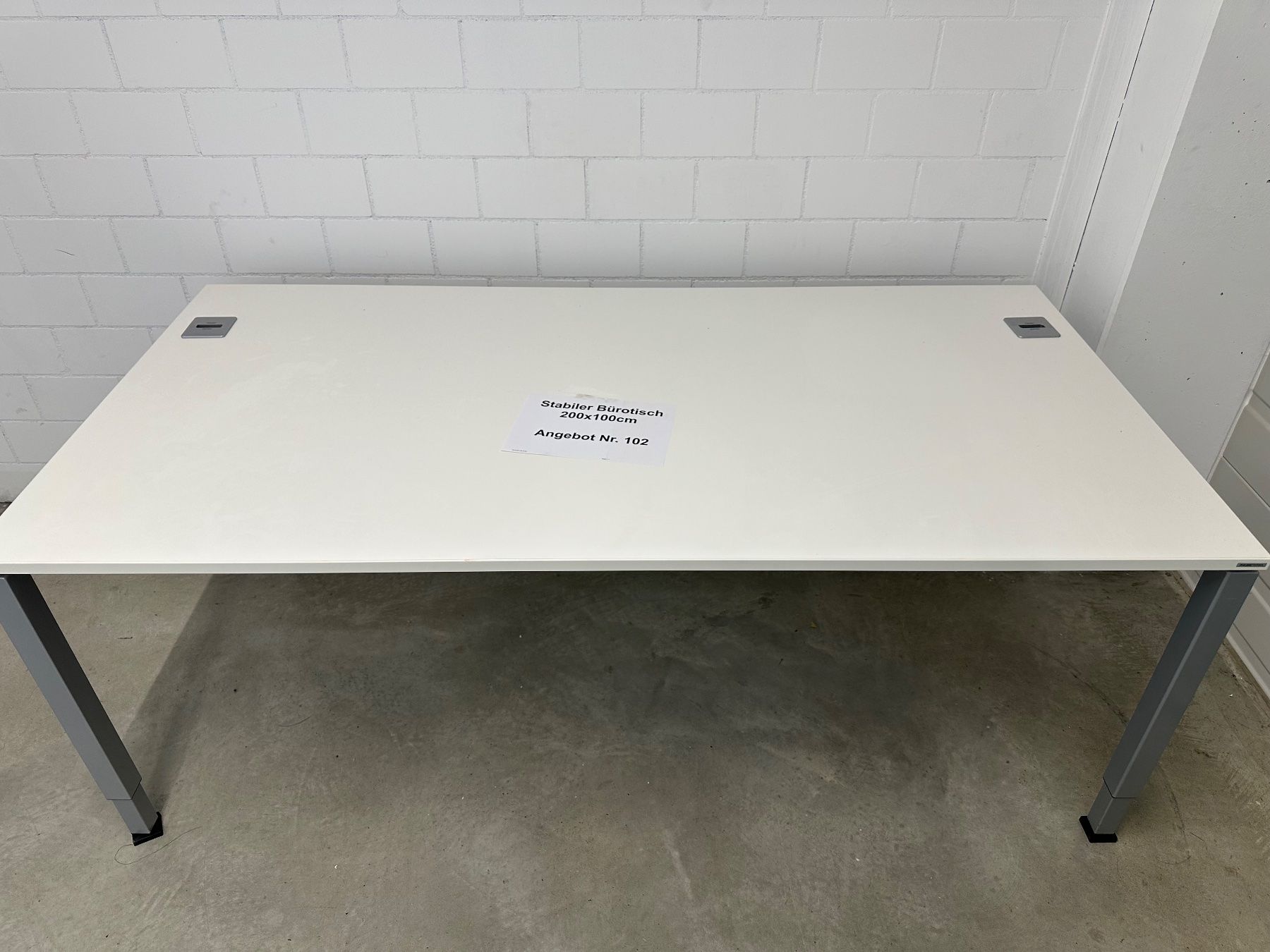 Bureaux: Bürotische, 200x100cm – D'occasion à Tägerwilen par ZIM-Taegerwilen