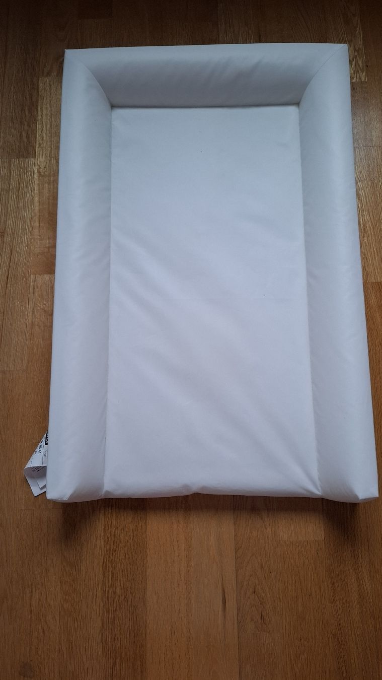 Ikea Wickeltisch & Zubehör: wickelunterlage – Neu (gemäss Beschreibung) aus Leuzigen von nin_lm72
