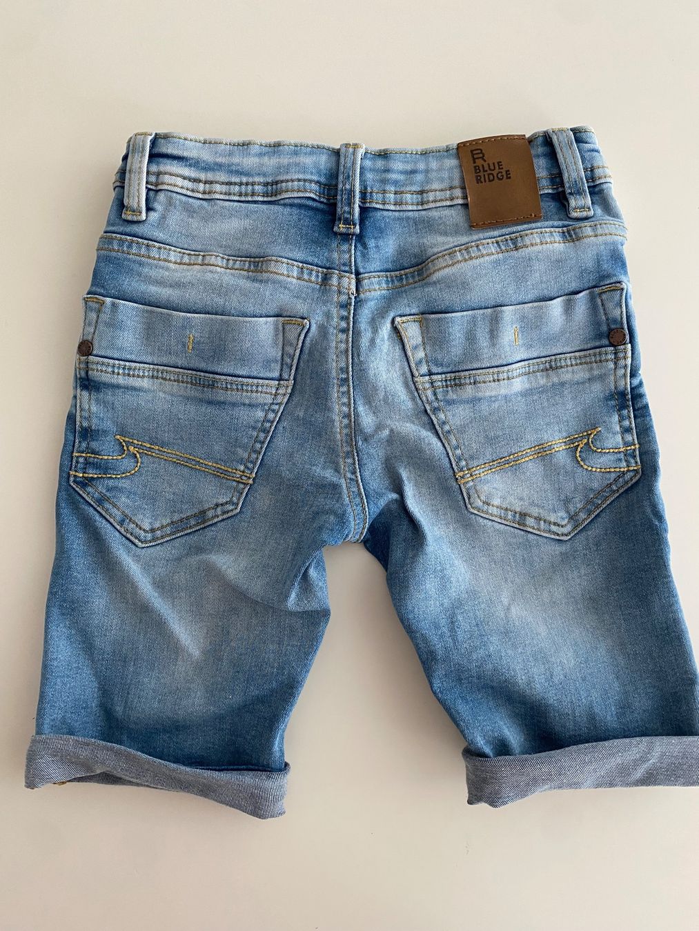 Hosen: Jeans kurze Hose 116 – Gebraucht aus Dübendorf von son_hy5t 2