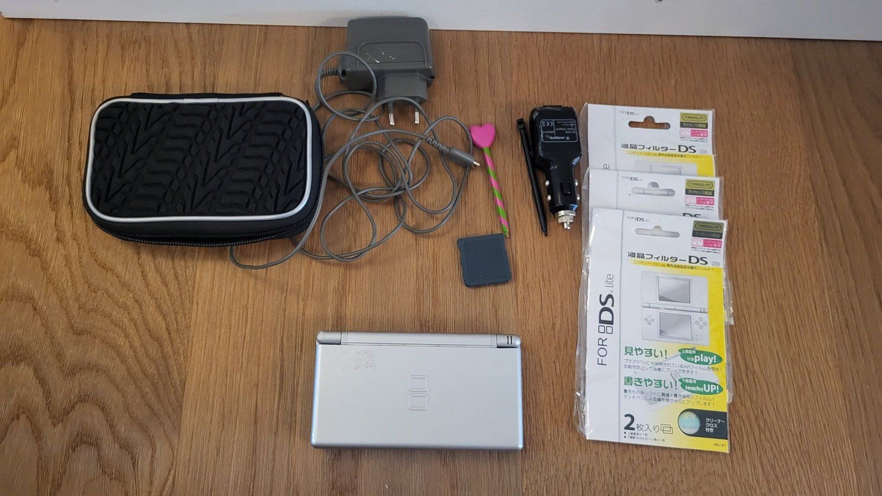 Nintendo Console: Nintendo DS Lite Silber – Difettoso da Münsingen venduto da Heroism2010