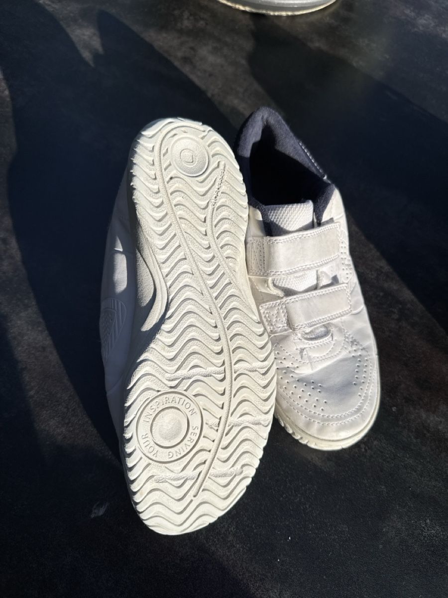 Scarpe per ragazzi: Baskets blanches enfant à scratchs, taille 36 – Usato da Blonay venduto da Simba1094 1