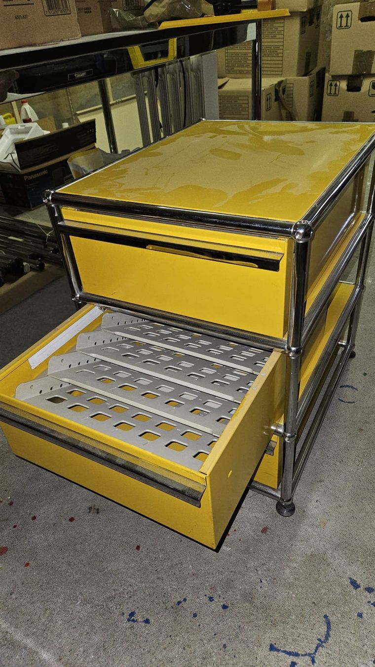 Tischset: Lot de tables USM Blanches + meubles de bureau – Gebraucht aus Bernex von yan_9t9q 1