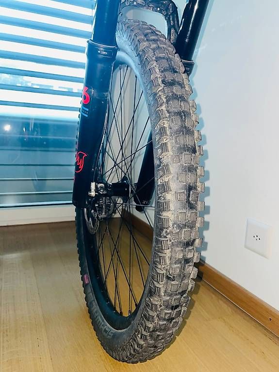 Giant Vélos: Giant Reign 1.5 LTD 2017, taille XL – D'occasion à veyrier par Kouz 3