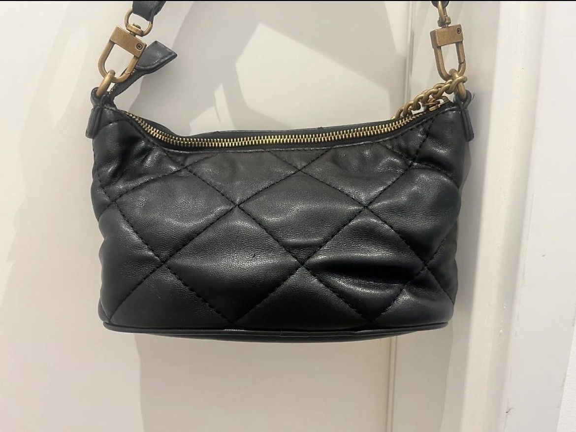 Guess Sacs femmes: Borsa Guess trapuntata nera – D'occasion à Pambio-Noranco par val_97q2 1