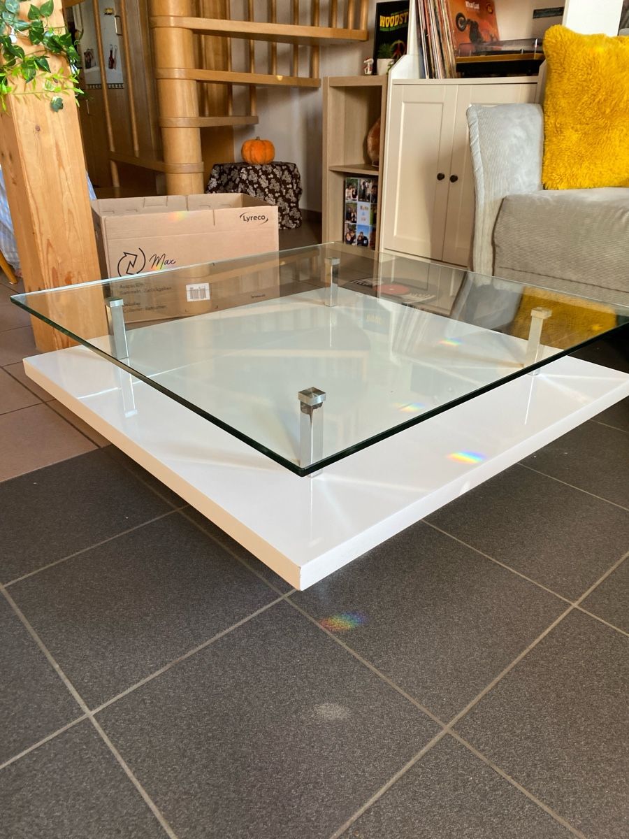 Tables: Couchtisch quadratisch – D'occasion à Merenschwand par Hyundaii30N 1