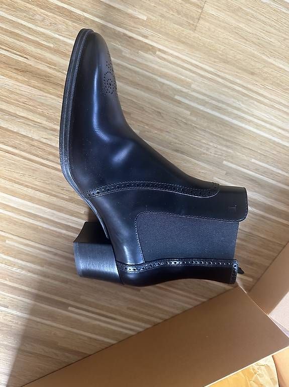 Tod'S Scarpe da donna: TOD'S Stiefeletten NEU Gr. 39- schwarz – Nuovo (secondo la descrizione) da Zürich venduto da mar_22hb 2