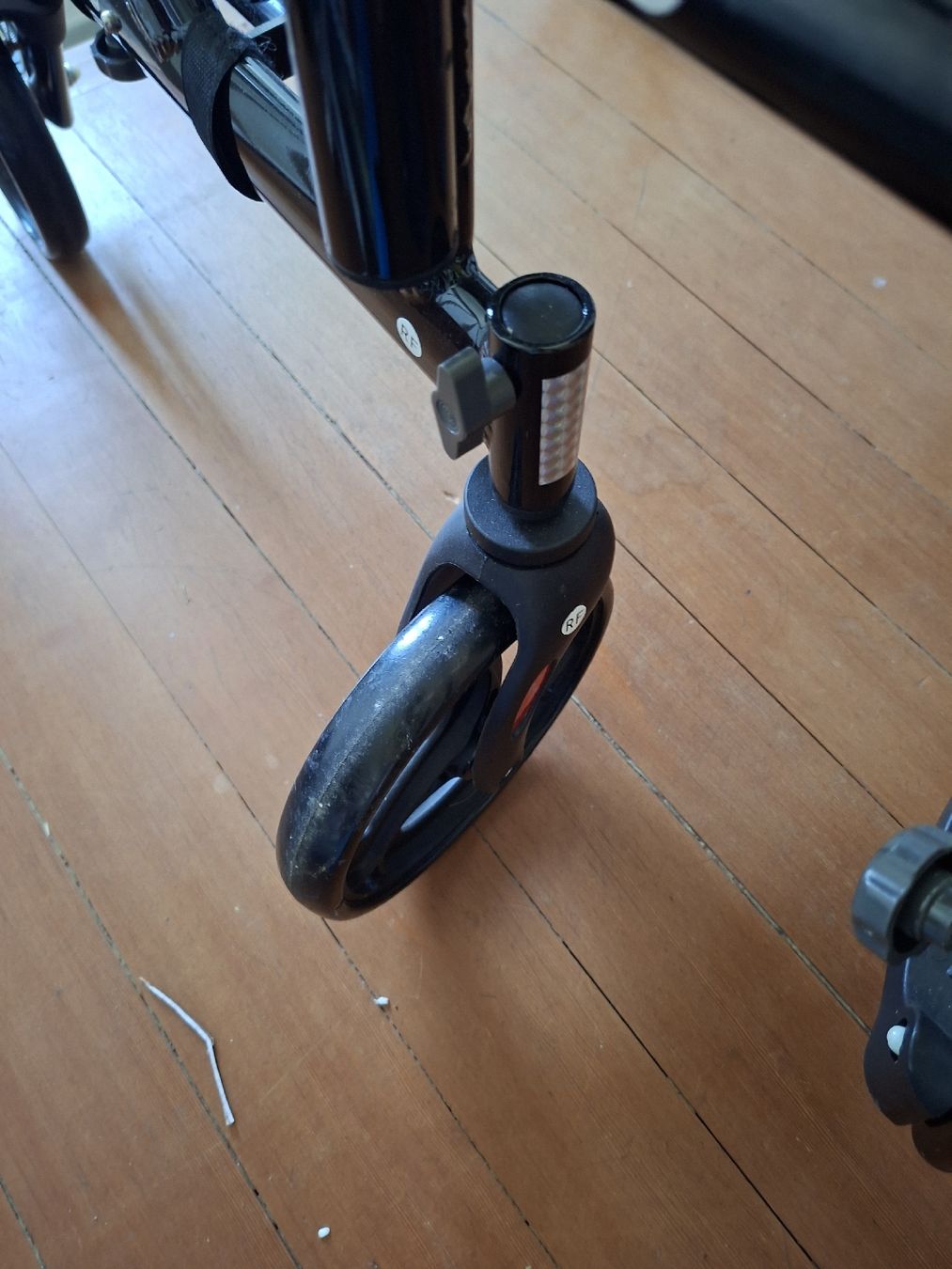 Ausili per la deambulazione: Helavo Rollator Black Used – Usato da Brugg AG venduto da chr_l8hk 2