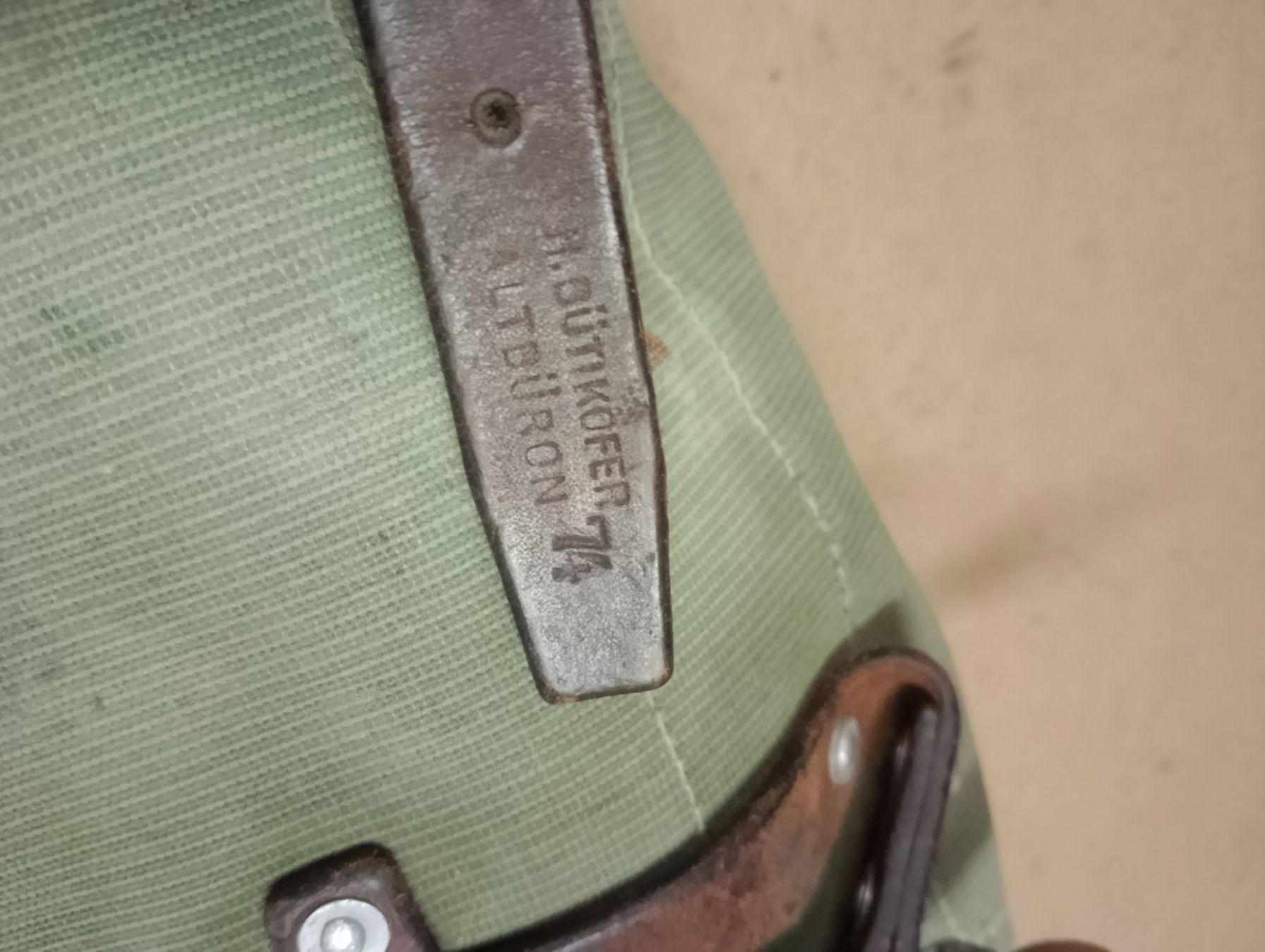 Schweizer Armee Uniformi: Mineur Tasche Schweizer Armee 1974 – Usato da Safenwil venduto da dodgewc12 2