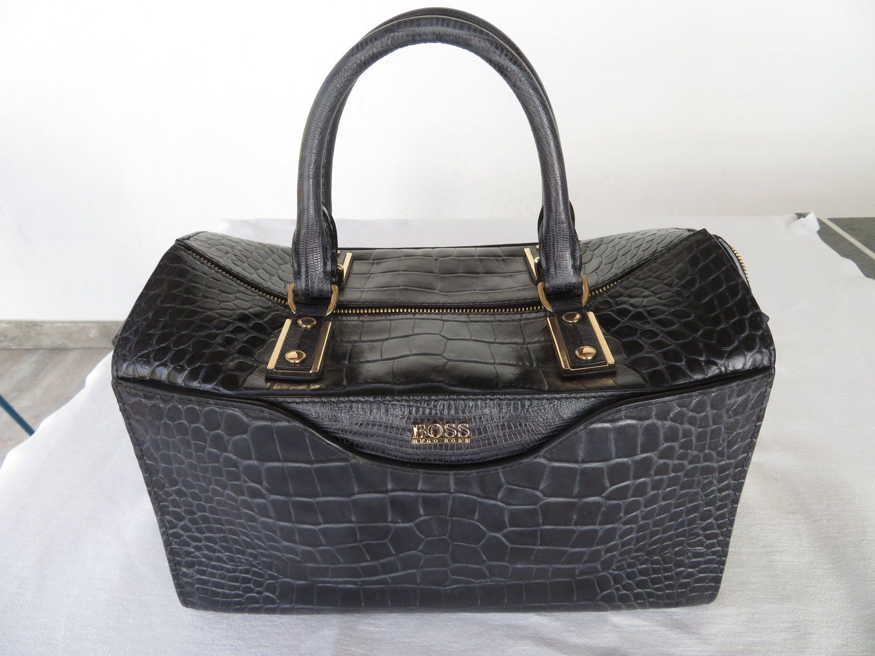 Hugo Boss Borse da donna: Handtasche Hugo Boss – Usato da Birsfelden venduto da Trogen