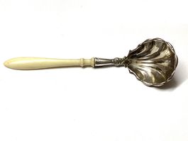 Antiker Zuckerlöffel Silber 13 Lot gestempelt mit Horngriff