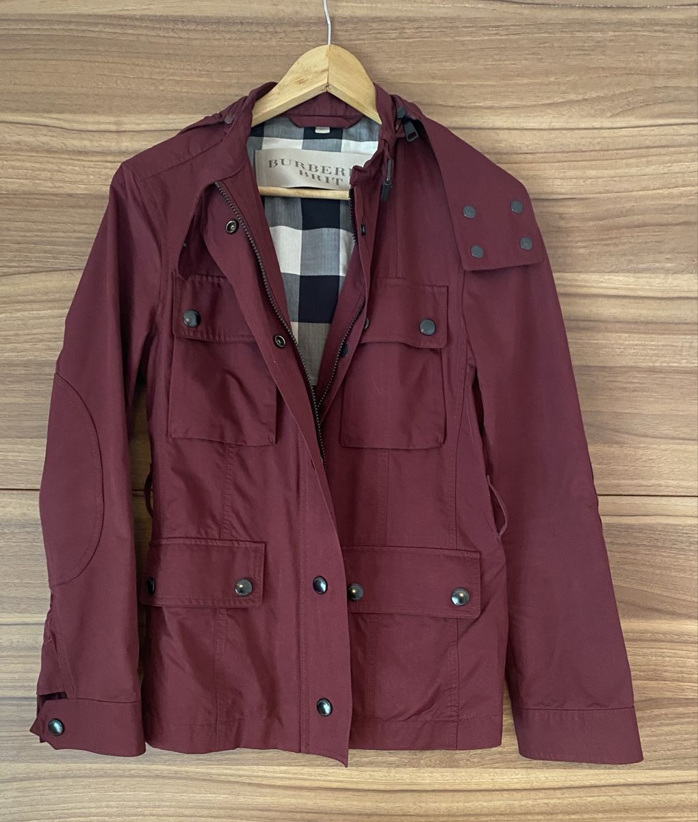 Burberry Jacken: Burberry Brit Übergangsjacke, bordeauxrot – Gebraucht aus Lugano von mariavenezia