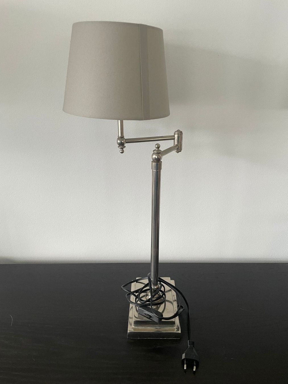 Lampade: sehr elegante retro Tischlampe – Usato da Volketswil venduto da gruezipistole