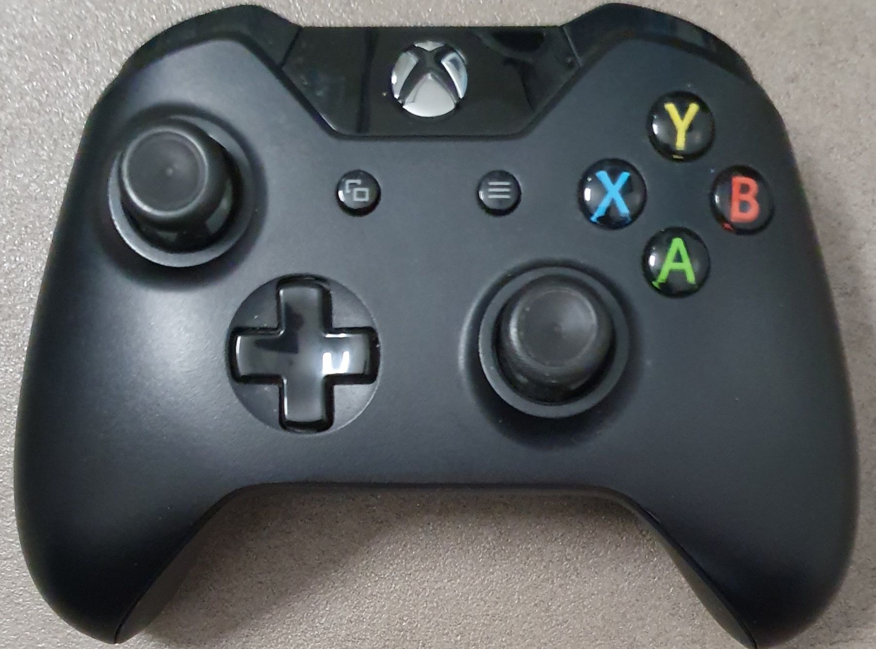 Microsoft Controller: XBOX ONE Controller - schnelle Lieferung – Usato da Birsfelden venduto da Dealgoenner24