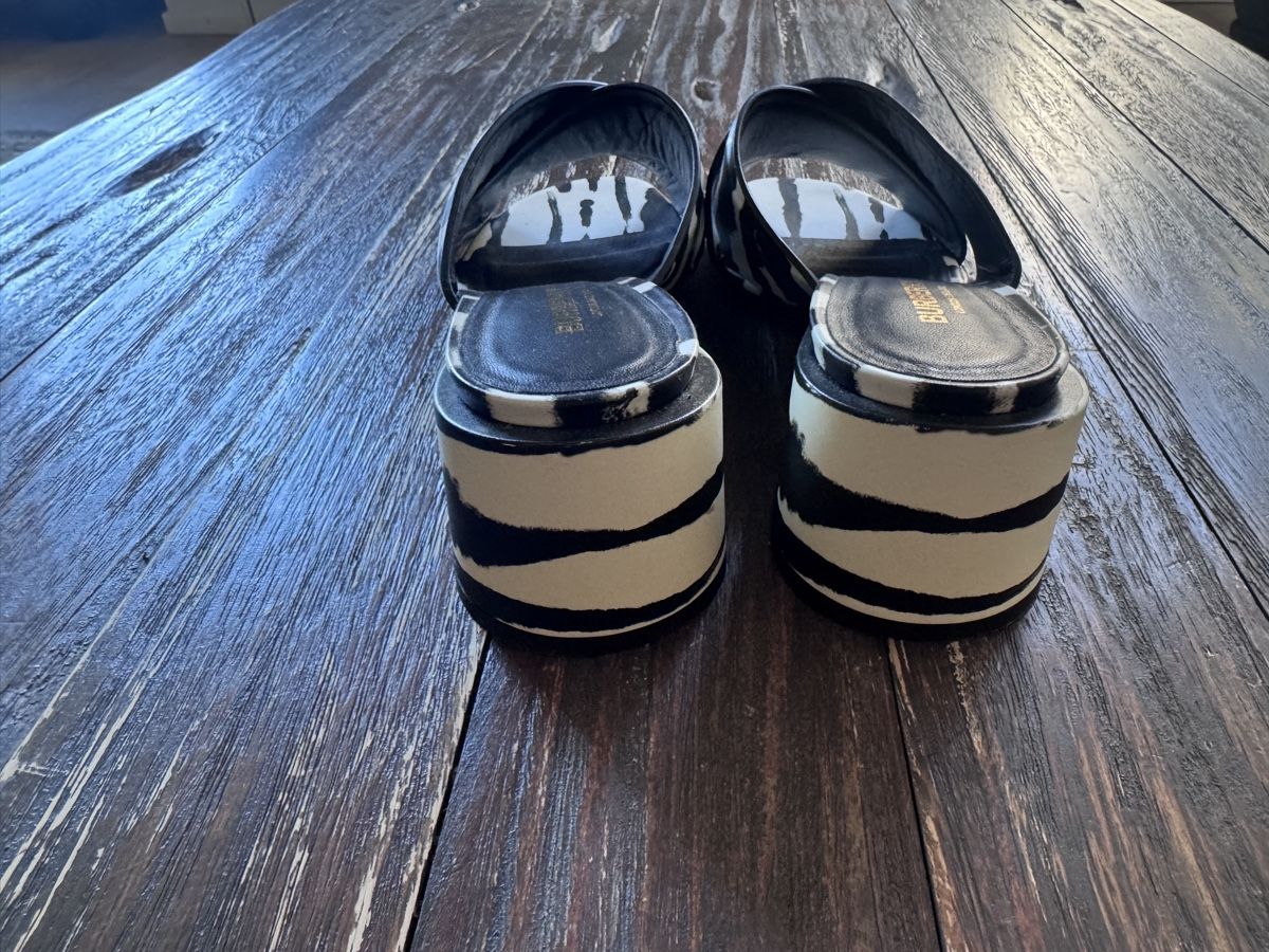 Damenschuhe: Burberry Zebra Pantoletten, Gr. 39 – Neu (gemäss Beschreibung) aus Dietikon von _cfic_ 2