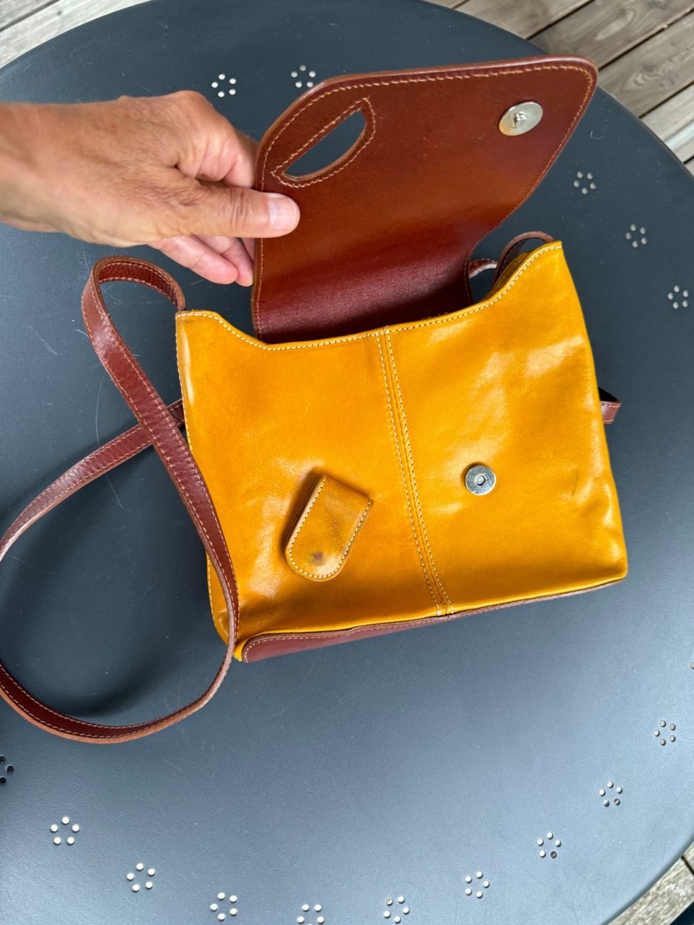 Borse da donna: Kauzig Handtasche aus Leder – Usato da Zürich venduto da Manubene 2