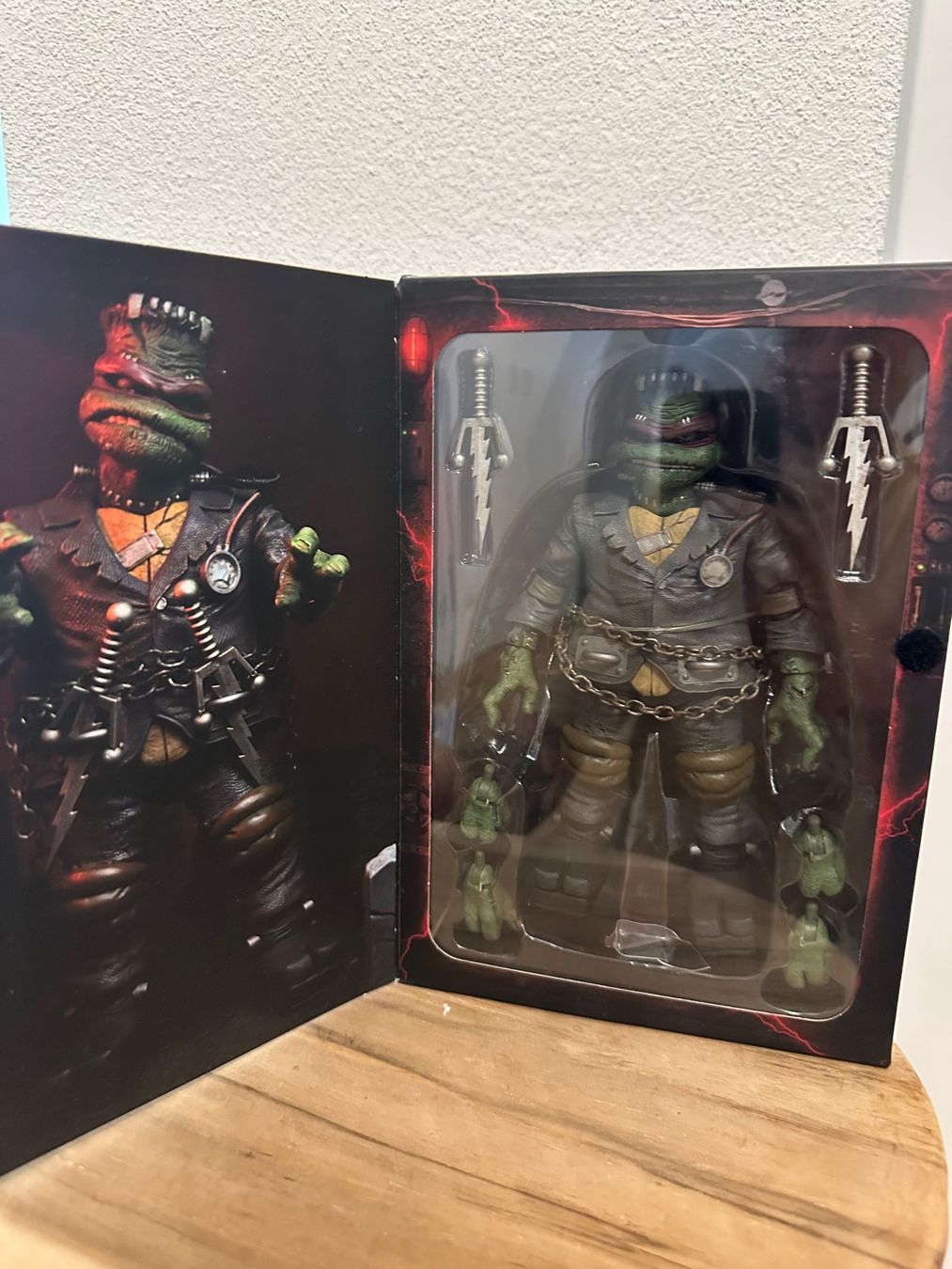 Neca Figurines: Neca Universal Monsters TMNT Raphael Frankenstein Ultimate – Neuf avec emballage d'origine à Baar par Mic_vL