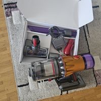 Dyson v12 neuf de 1 Chf
