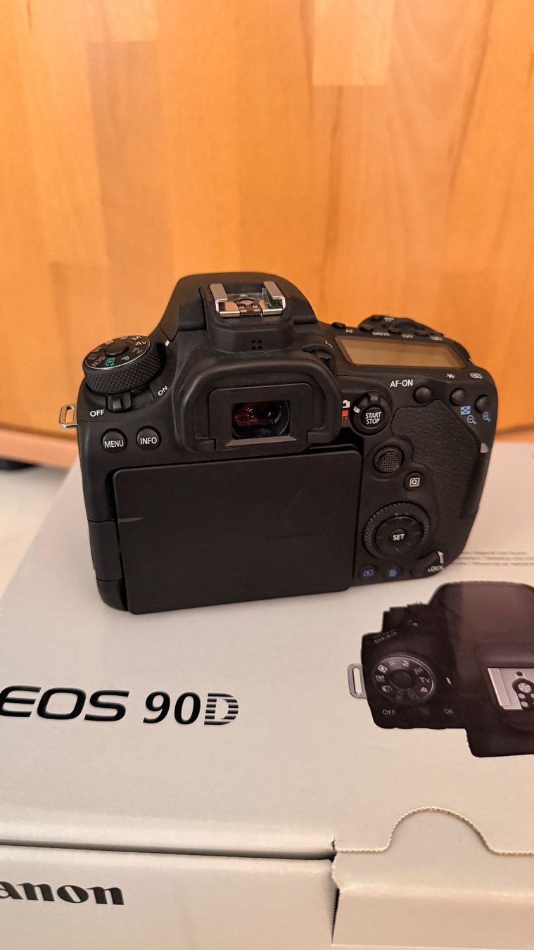 Canon Appareil photo: Canon EOS 90d Body – D'occasion à Bertschikon (Gossau ZH) par swiss-bird 4