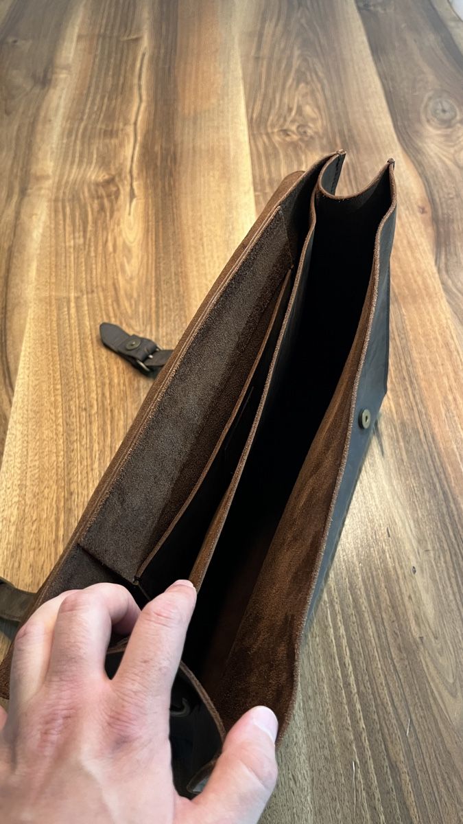 Taschen: Ledertasche – Gebraucht aus Zürich von okt_ndy9 8