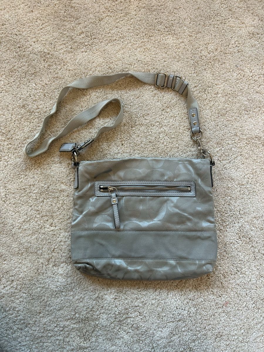 Coach Borse da donna: vintage coach shoulder bag monogram grey  – Usato da Dietlikon venduto da leaaasells 2