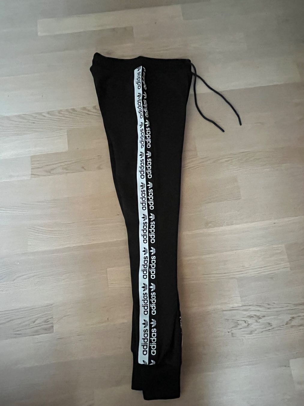 Pantaloni: Adidas Trainer Jogginghose – Usato da Dietikon venduto da Pmoebi 3