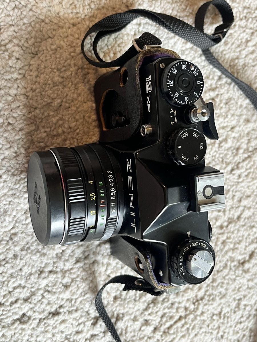 Fotocamera: Zenit 12XP SLR Analog Kamera mit Ledertasche – Usato da Solothurn venduto da saravxw 2
